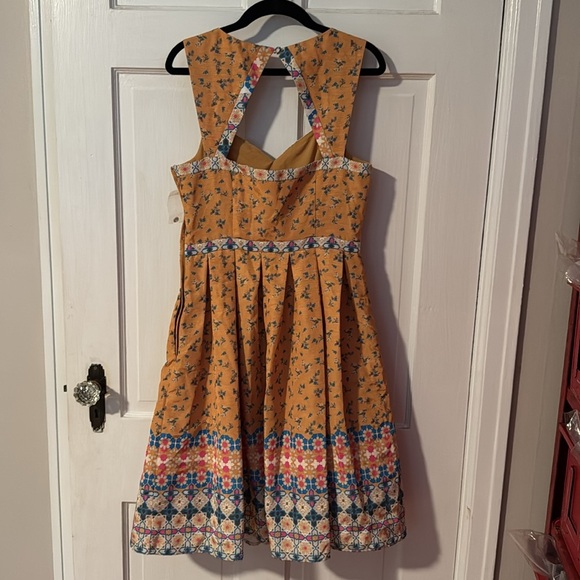 Modcloth NWOT Sleeveless Mustard Yellow Small Dress with Cutout in back - Picture 7 of 13